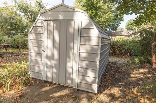 view of outbuilding