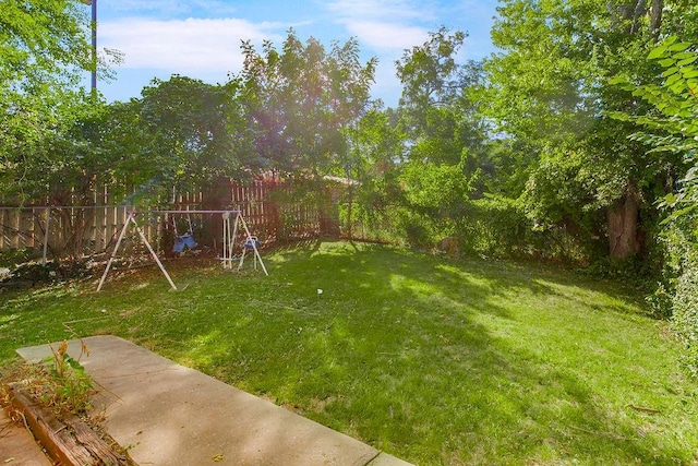 view of yard featuring a patio