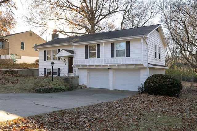 view of front of property featuring a garage