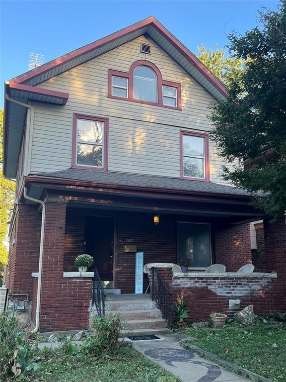 front facade featuring a porch