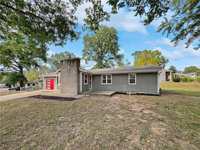 exterior space featuring a lawn