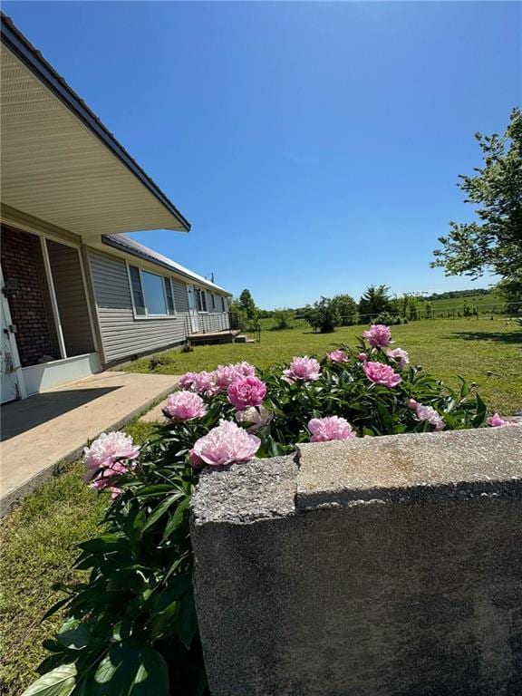 10784 SW 70th St, Chetopa, KS 67336 - view of yard