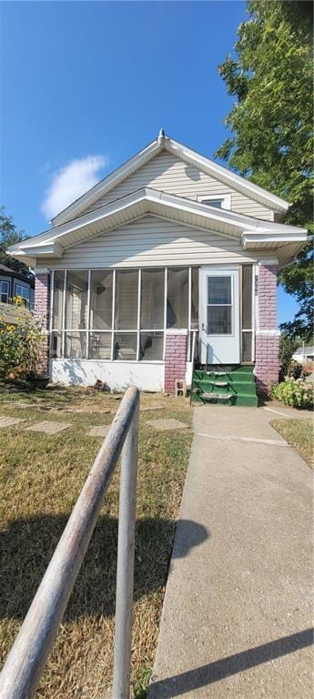 1300 Barnett Ave, Kansas City, KS 66102 - photo 1