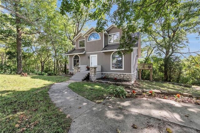 view of front of house with a front lawn