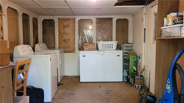 28530 Shore Rd, Warsaw, MO 65355 - laundry area with washer and clothes dryer and carpet flooring