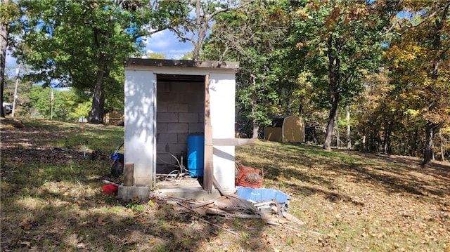 view of outbuilding