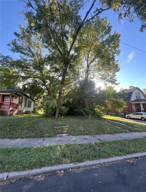 Listing photo 2 for 2737 Brooklyn Ave, Kansas City MO 64109