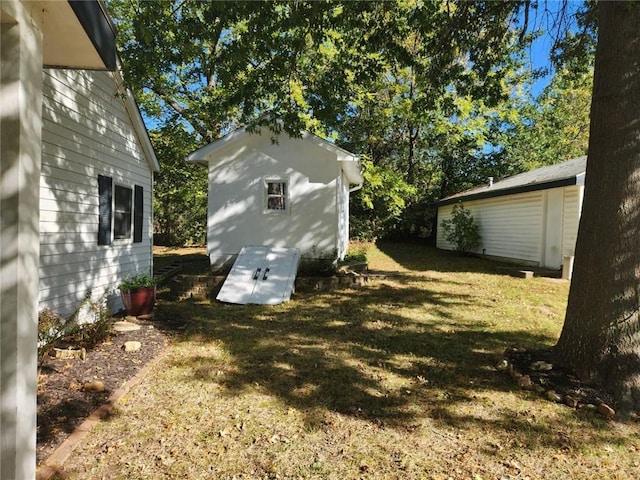 14801 Hamilton Rd, Greenwood, MO 64034 - view of green lawn