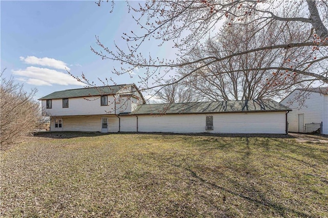 exterior space featuring a yard