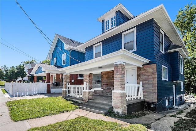 view of front of home featuring a porch