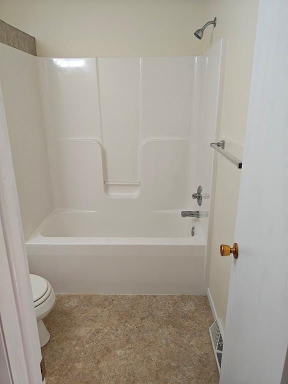 517 1st St, Platte City, MO 64079 - full bathroom with visible vents, toilet, and shower / tub combination