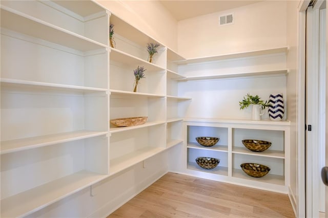 2202 W 178th Ter, Overland Park, KS 66085 - view of pantry