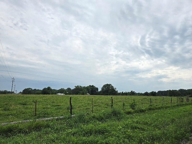 view of yard featuring a rural view