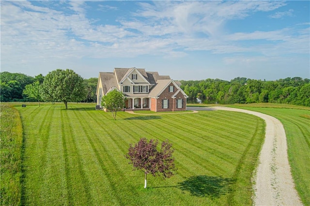 view of front of house featuring a front lawn