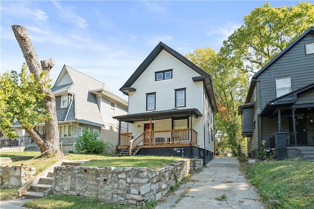 view of front of property featuring a porch