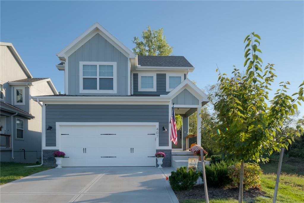 view of front of home with a garage