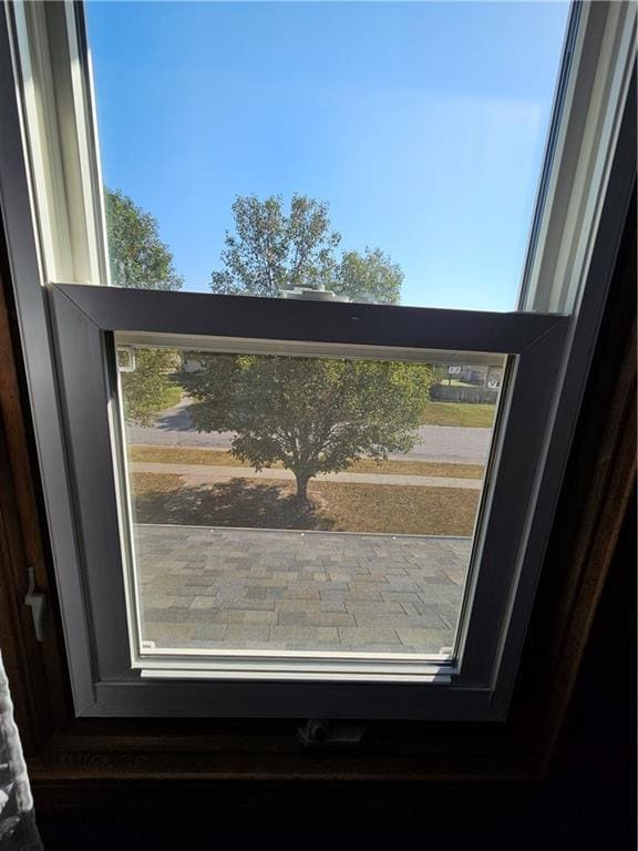 2007 Windsor Dr, Pittsburg, KS 66762 - view of interior details