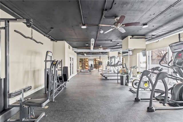 exercise room featuring ceiling fan