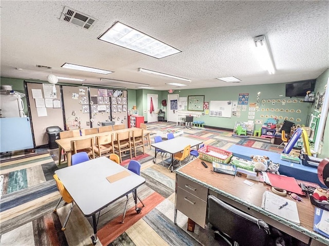 1201 S Willow St, Coffeyville, KS 67337 - home office featuring a textured ceiling