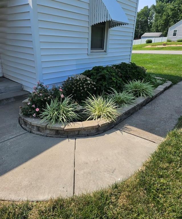 exterior space with a lawn