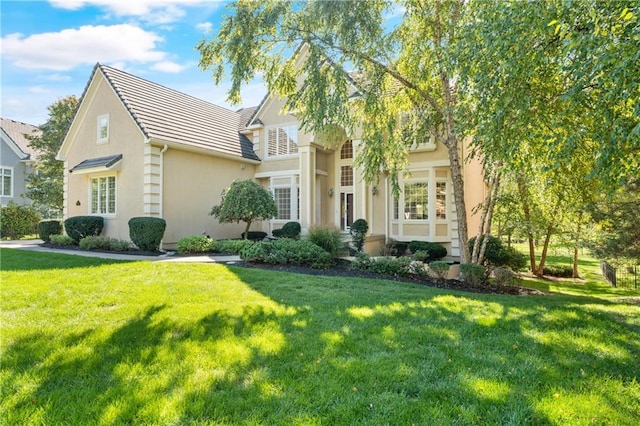 view of front of house featuring a front yard