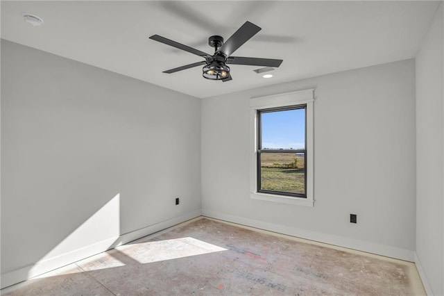 empty room featuring ceiling fan