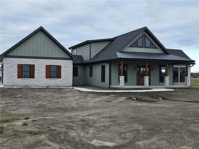 view of front of house with covered porch