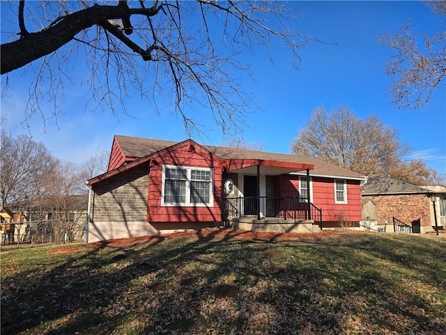 view of front of home with a front lawn