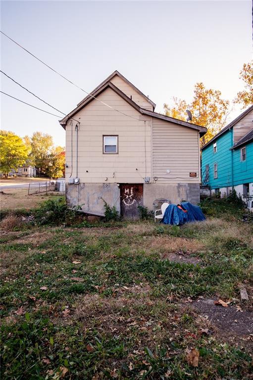 929 N 7th St, Atchison, KS 66002 - view of back of house