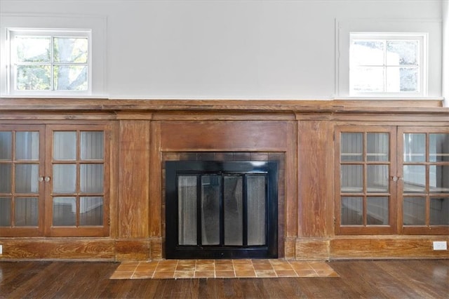 room details featuring hardwood / wood-style floors