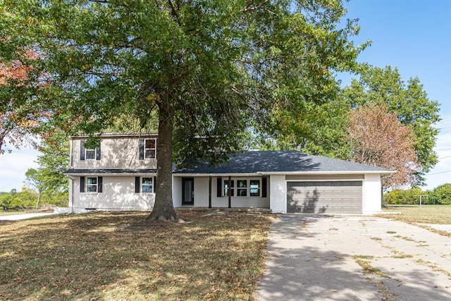 view of front facade featuring a garage