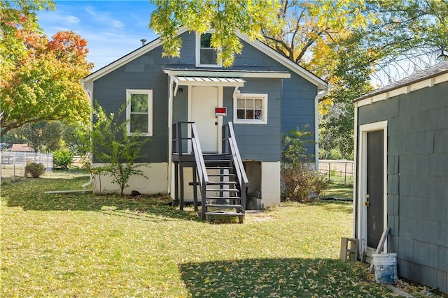 view of outdoor structure featuring a yard