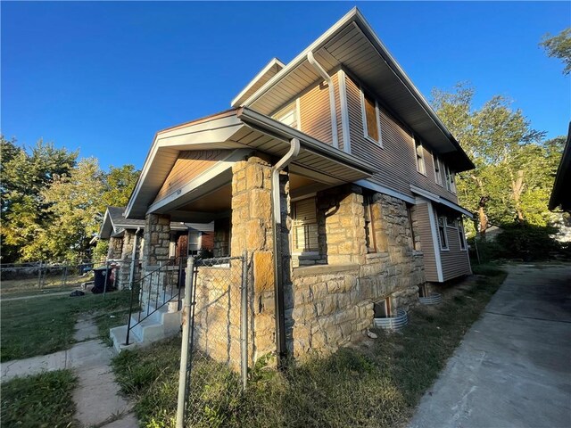 view of home's exterior