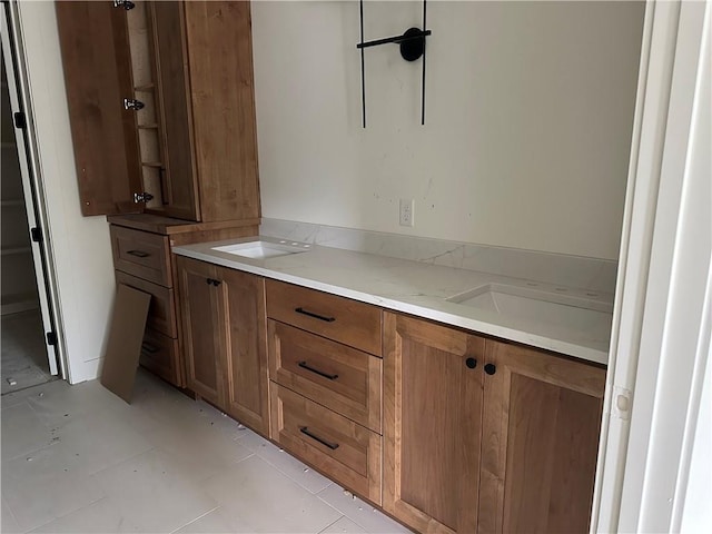 2846 W 133rd Ter, Leawood, KS 66209 - view of full bathroom