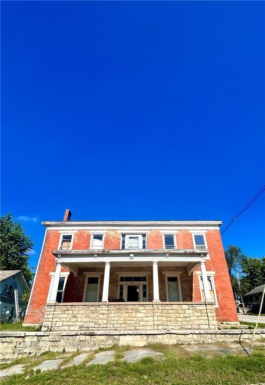 view of front facade