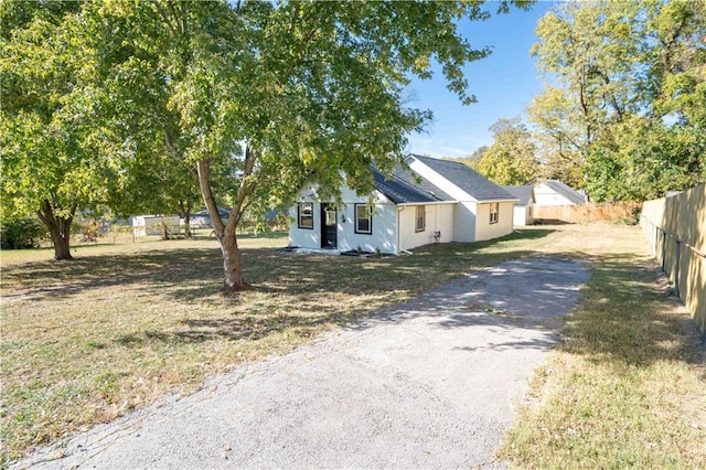 view of front of property