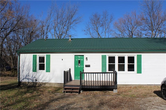 view of front of home featuring a deck