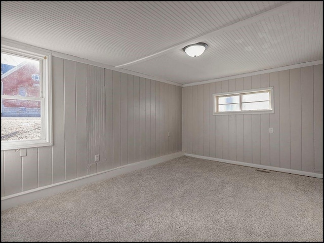 unfurnished room featuring carpet floors