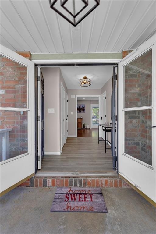 entrance to property with covered porch