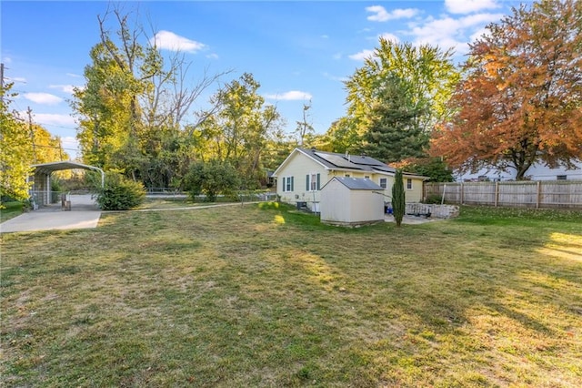 view of yard featuring a patio area