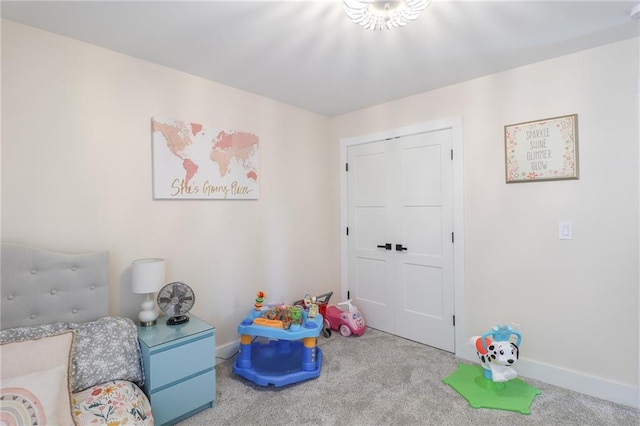 recreation room with carpet