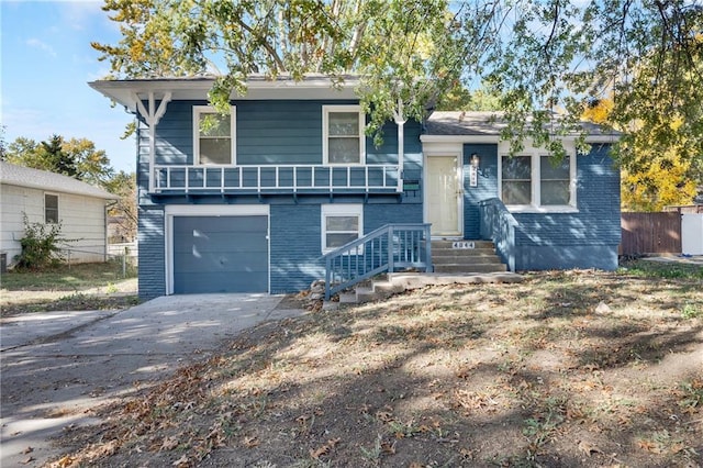 view of front of property featuring a garage