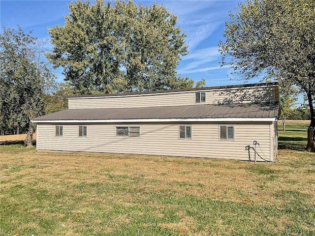 exterior space featuring a yard