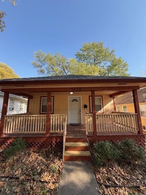 view of front facade featuring covered porch