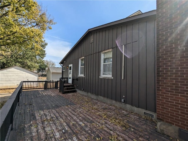 612 W Cherry St, Nevada, MO 64772 - view of wooden terrace