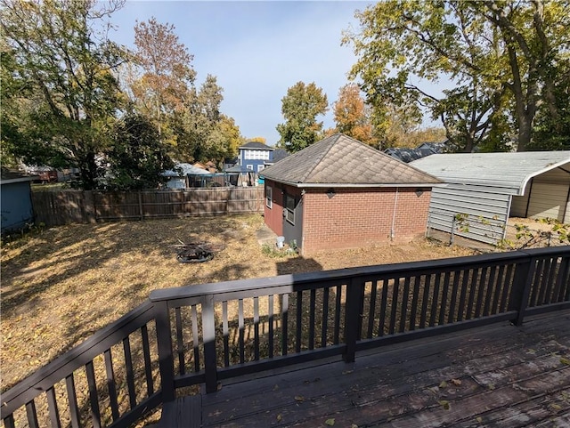 612 W Cherry St, Nevada, MO 64772 - deck with fence