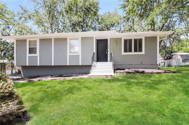 view of front of house featuring a front yard