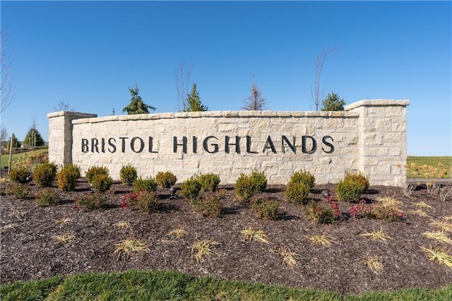 8258 Aurora St, Lenexa, KS 66220 - photo 40