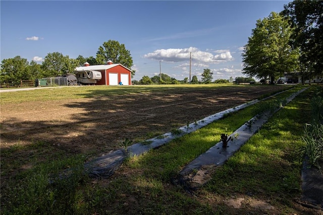 view of yard featuring a rural view