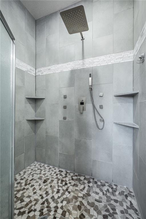 20473 199th St, Tonganoxie, KS 66086 - full bath with a tile shower